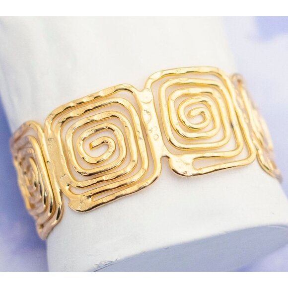 Vintage Boho & hippie Gold Tone Wire Wrapped Cuff Bracelet 7 Inches - S21 - Picture 2 of 3